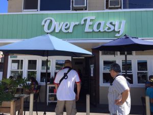 Over Easyは、カイルアのホールフーズから近くです