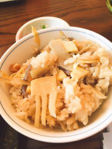 ワイキキの和食レストラン「サントリー」のスペシャルランチ