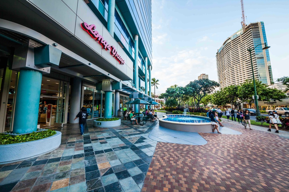 ワイキキで荷物やスーツケースを預けたいとき くじら倶楽部