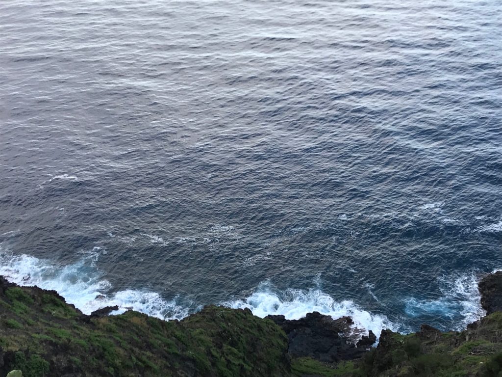 ハワイはオアフ島のマカプウでハイキング