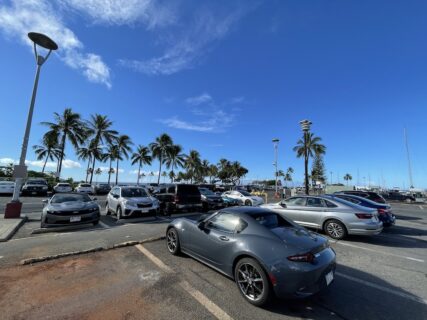 ハワイのヒルトン近くの安い駐車場